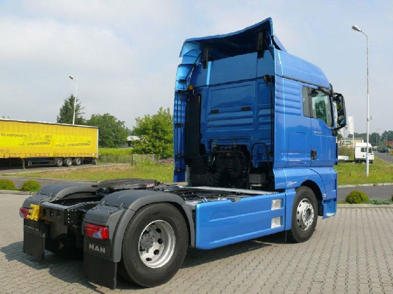 MAN TGA TGX ZIJSKIRT WB 3900MM EURO 3-5 PRIMER 000078A - Thân xe và ngoại thất cho Xe tải: hình 4 MAN TGA TGX ZIJSKIRT WB 3900MM EURO 3-5 PRIMER 000078A - Thân xe và ngoại thất cho Xe tải: hình 4