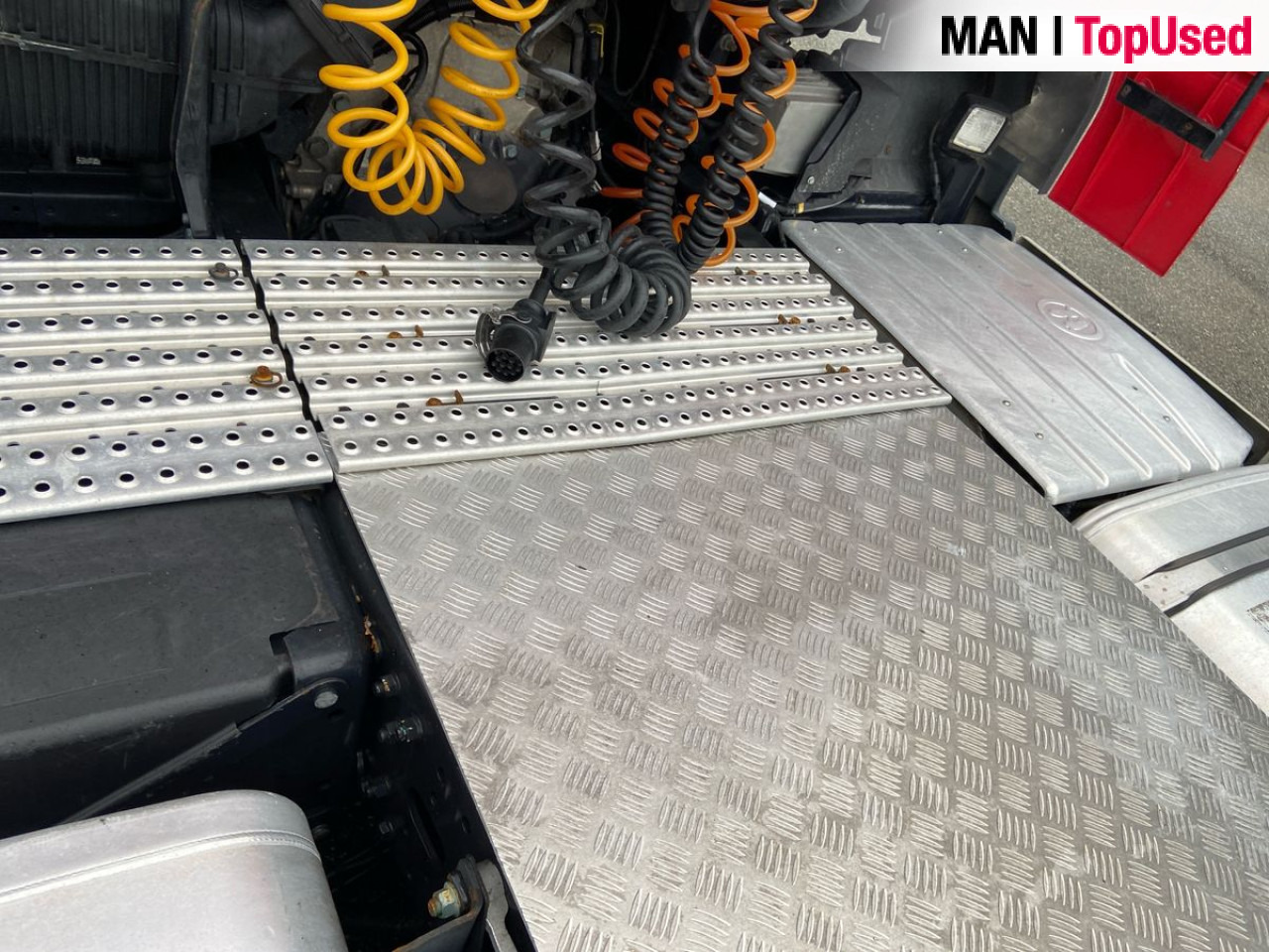 MAN TGX 18.460 4X2 BLS "ADR EX II / AT" - Xe đầu kéo: hình 4 MAN TGX 18.460 4X2 BLS "ADR EX II / AT" - Xe đầu kéo: hình 4