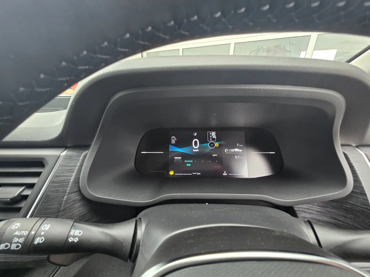 NEW Renault Trafic Exclusive 170BHP/150BHP Auto White - Xe van chở hàng: hình 4 NEW Renault Trafic Exclusive 170BHP/150BHP Auto White - Xe van chở hàng: hình 4