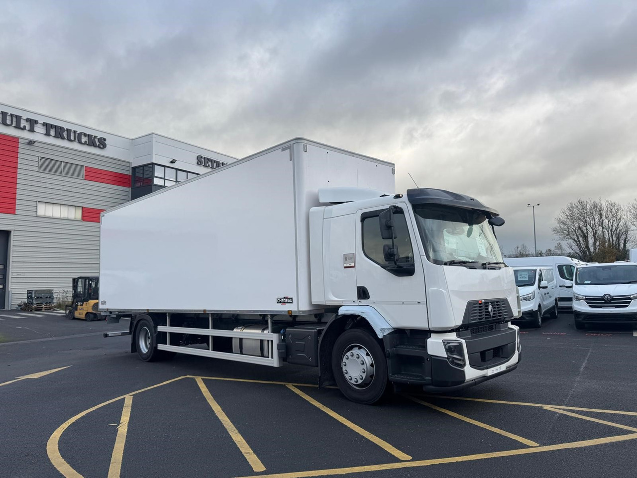 Xe tải hộp Renault Trucks D 18 Wide 4×2 with Chereau Body: hình 9 Xe tải hộp Renault Trucks D 18 Wide 4×2 with Chereau Body: hình 9