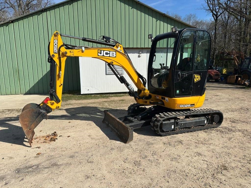 JCB 8025 ZTSL - Máy xúc mini: hình 1 JCB 8025 ZTSL - Máy xúc mini: hình 1
