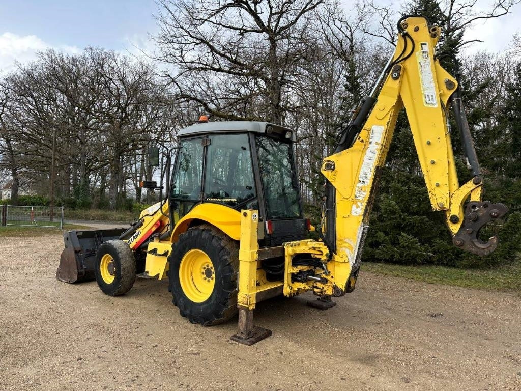 New Holland LB 95 B-4 PT - Máy xúc trước múc sau: hình 3 New Holland LB 95 B-4 PT - Máy xúc trước múc sau: hình 3