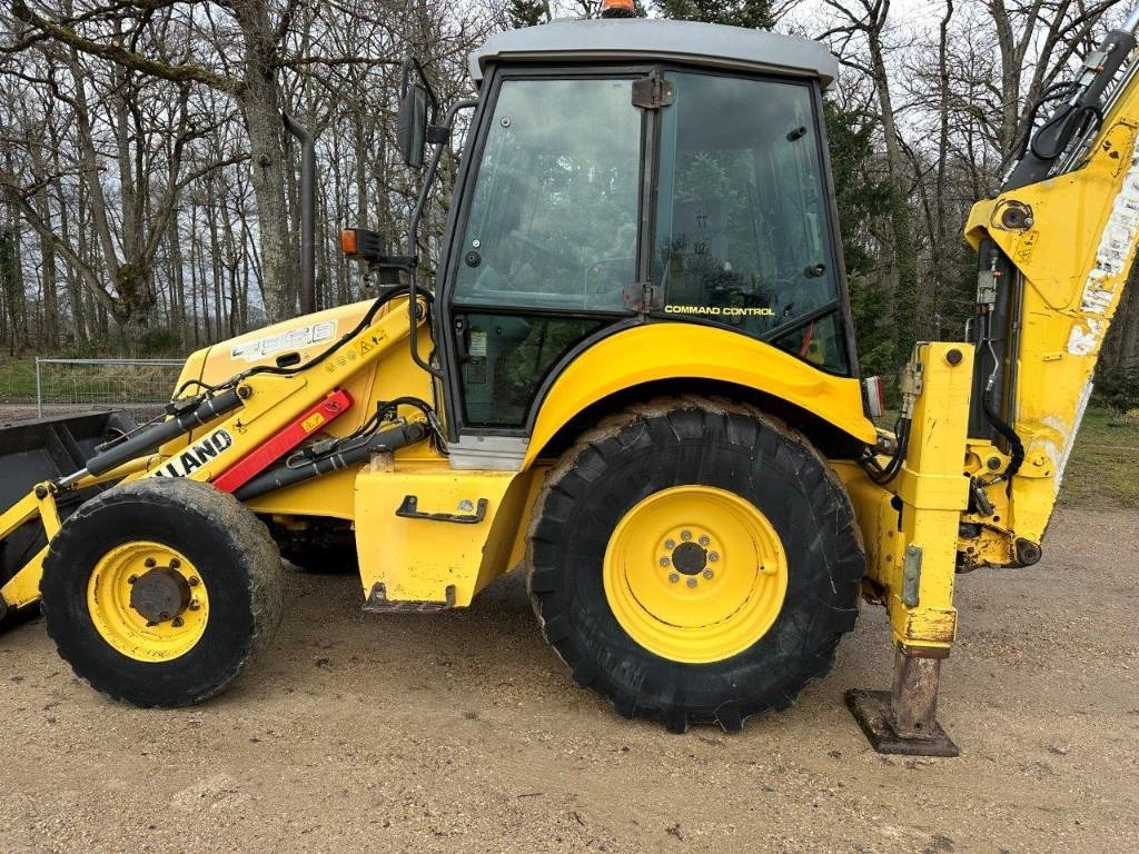New Holland LB 95 B-4 PT - Máy xúc trước múc sau: hình 4 New Holland LB 95 B-4 PT - Máy xúc trước múc sau: hình 4