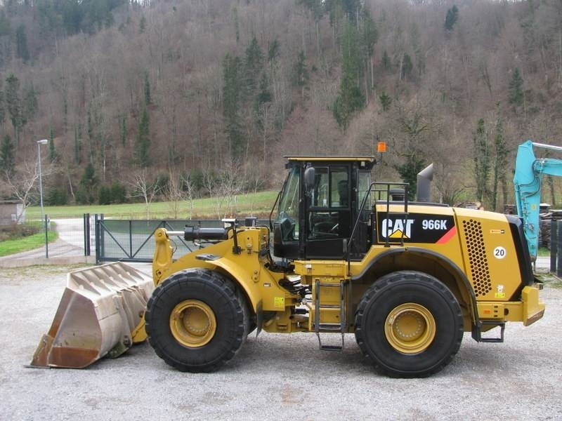 CAT 966K Top stanje - Máy xúc lật bánh lốp: hình 2 CAT 966K Top stanje - Máy xúc lật bánh lốp: hình 2