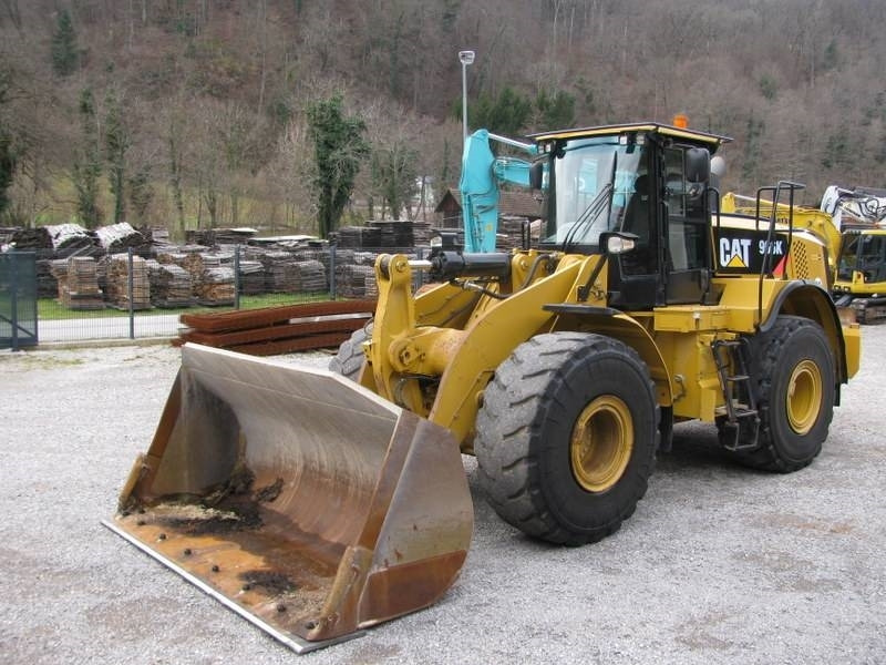 CAT 966K Top stanje - Máy xúc lật bánh lốp: hình 1 CAT 966K Top stanje - Máy xúc lật bánh lốp: hình 1