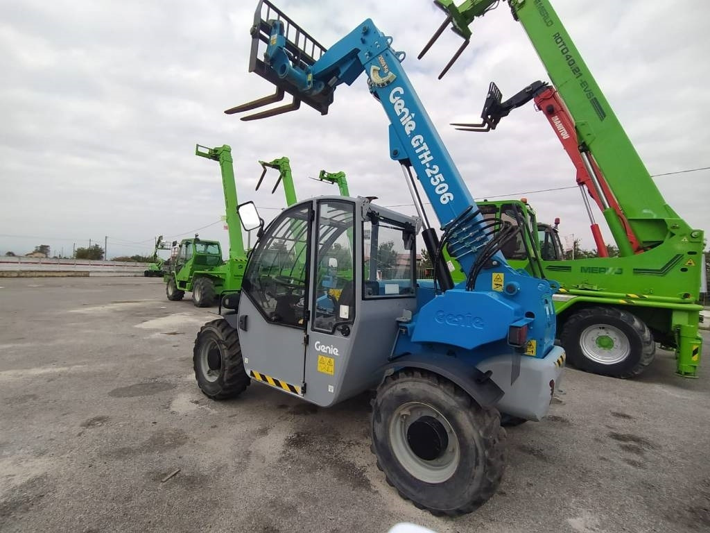 Genie 2506 - Xe nhấc hình viễn vọng kính: hình 4 Genie 2506 - Xe nhấc hình viễn vọng kính: hình 4