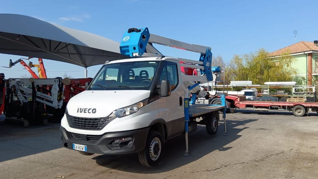 Socage 20d - Nền bục trên không gắn trên xe tải: hình 3 Socage 20d - Nền bục trên không gắn trên xe tải: hình 3