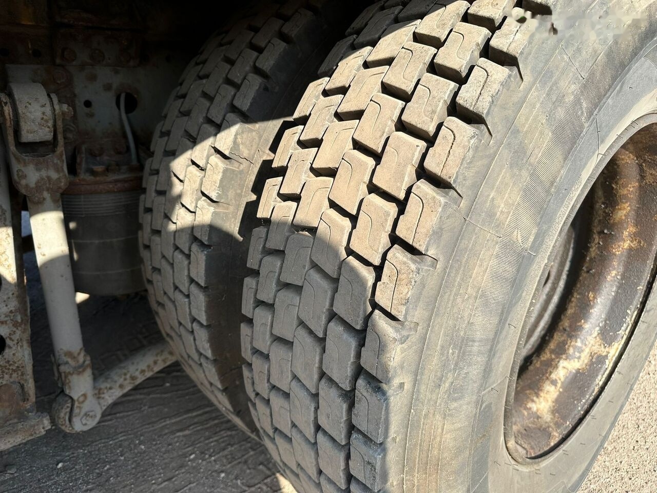 MAN TGA 26.360 - Xe tải chân không: hình 5 MAN TGA 26.360 - Xe tải chân không: hình 5