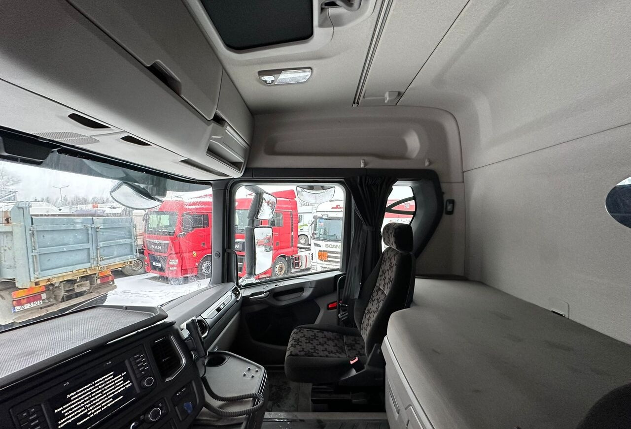 Xe tải khung gầm Scania R520 8x4 ADR: hình 15 Xe tải khung gầm Scania R520 8x4 ADR: hình 15
