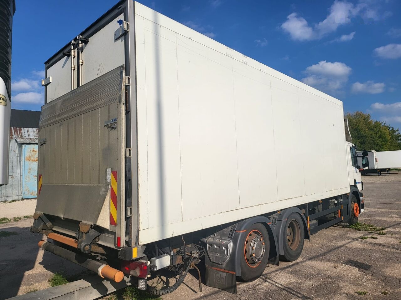 Scania Scania Schmitz Cargobull P 400 P 400 ZKO 18 - Xe tải đông lạnh: hình 5 Scania Scania Schmitz Cargobull P 400 P 400 ZKO 18 - Xe tải đông lạnh: hình 5