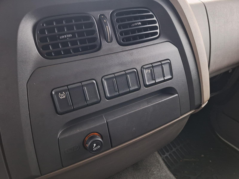 Xe tải hộp DAF LF 210 - Pritsche + Plane + DHollandia LBW 1000 kg: hình 18 Xe tải hộp DAF LF 210 - Pritsche + Plane + DHollandia LBW 1000 kg: hình 18