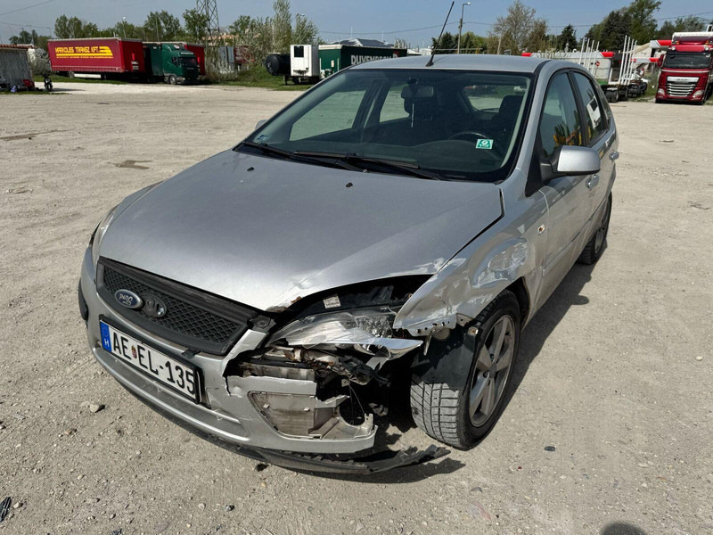 Ford Focus 1,6 i - Damaged Car - Hatchback: hình 1 Ford Focus 1,6 i - Damaged Car - Hatchback: hình 1
