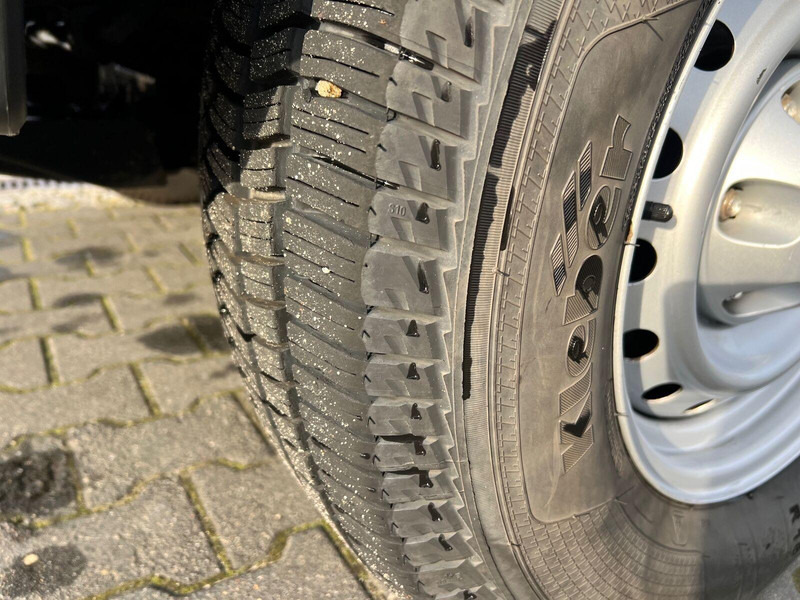 Isuzu Satellite 4X4 Kontener Chłodnia/Mroźnia + 230V ThermoKing - Xe van đông lạnh: hình 5 Isuzu Satellite 4X4 Kontener Chłodnia/Mroźnia + 230V ThermoKing - Xe van đông lạnh: hình 5