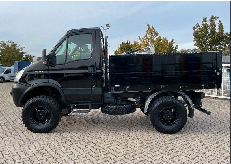 Iveco 35S17 W 4x4 Flatbed - Xe tải nhỏ phẳng: hình 4 Iveco 35S17 W 4x4 Flatbed - Xe tải nhỏ phẳng: hình 4