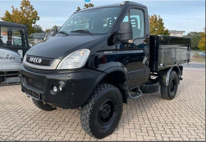 Iveco 35S17 W 4x4 Flatbed - Xe tải nhỏ phẳng: hình 1 Iveco 35S17 W 4x4 Flatbed - Xe tải nhỏ phẳng: hình 1