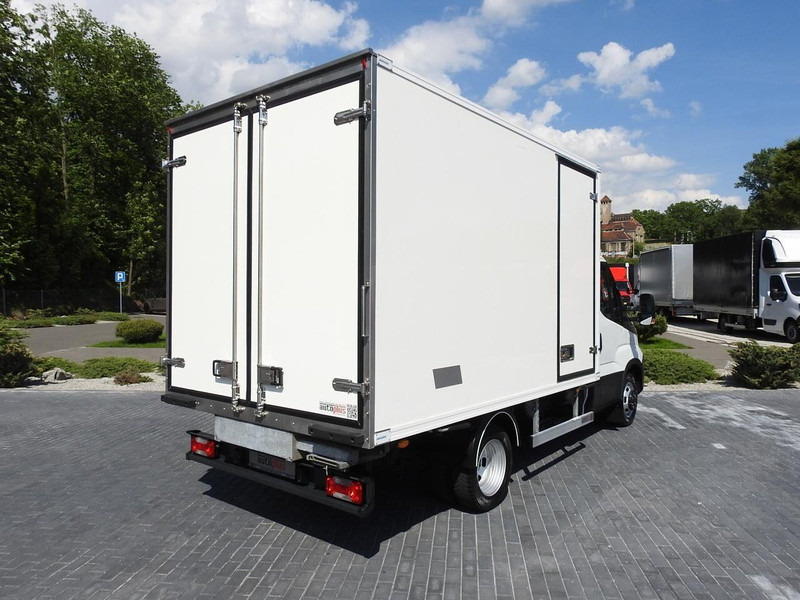 Iveco DAILY 50C15 CHŁODNIA KONTENER -5*C ZASILANIE 230V KLIMATYZACJA B - Xe van đông lạnh: hình 3 Iveco DAILY 50C15 CHŁODNIA KONTENER -5*C ZASILANIE 230V KLIMATYZACJA B - Xe van đông lạnh: hình 3