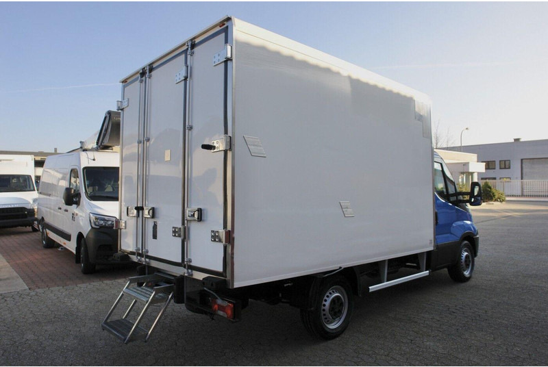 Iveco Daily 35S13 - Xe van đông lạnh: hình 5 Iveco Daily 35S13 - Xe van đông lạnh: hình 5