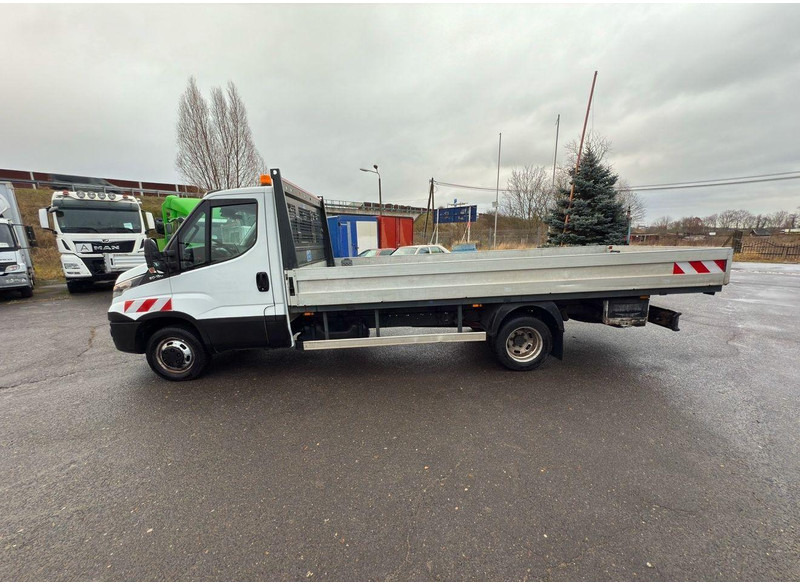 Iveco Daily 50C15 Flatbed - Xe tải thùng lửng/ Phẳng: hình 3 Iveco Daily 50C15 Flatbed - Xe tải thùng lửng/ Phẳng: hình 3
