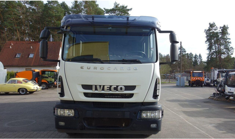 Iveco Eurocargo 120E225 - Workshop truck - Xe tải bán hàng: hình 2 Iveco Eurocargo 120E225 - Workshop truck - Xe tải bán hàng: hình 2