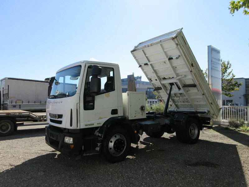 Iveco Eurocargo 120E25 - 3 way tipper - Xe ben: hình 1 Iveco Eurocargo 120E25 - 3 way tipper - Xe ben: hình 1
