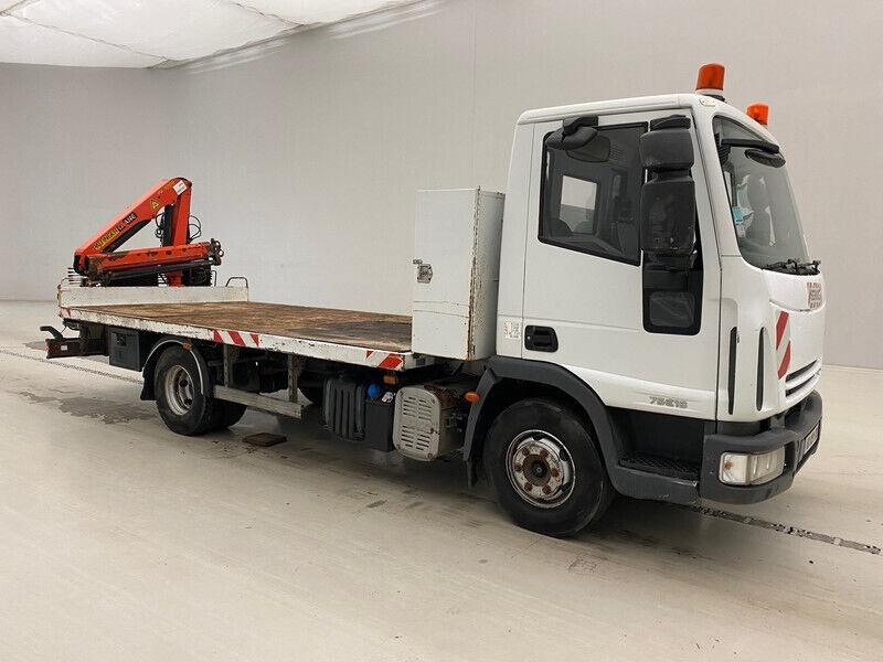 Iveco Eurocargo 75E18 - Xe tải thùng lửng/ Phẳng, Xe cẩu tự hành: hình 2 Iveco Eurocargo 75E18 - Xe tải thùng lửng/ Phẳng, Xe cẩu tự hành: hình 2