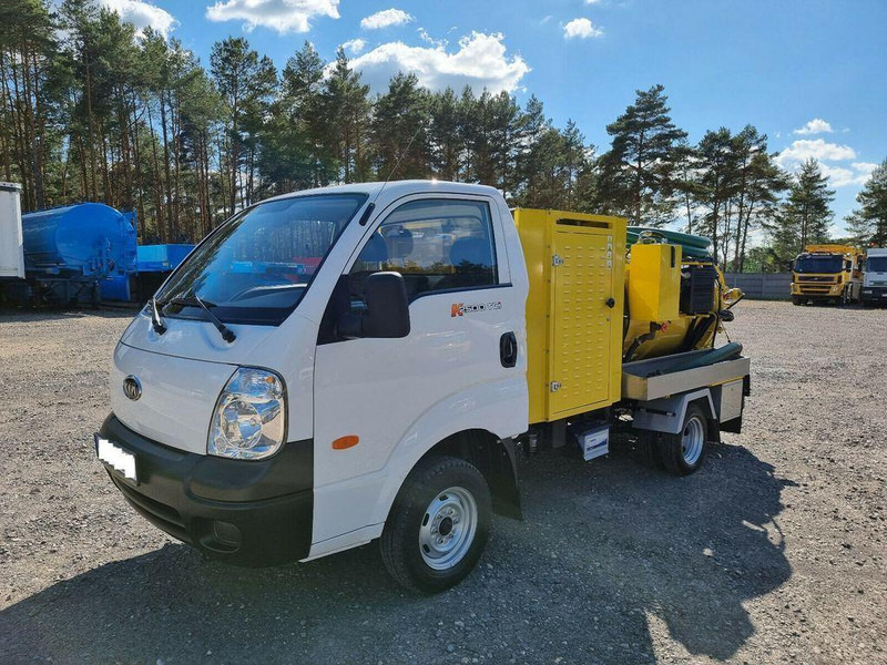 Kia Csatornatisztító - Xe tải chân không: hình 2 Kia Csatornatisztító - Xe tải chân không: hình 2