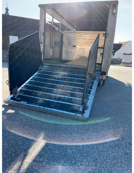 MAN TGL 12.250 - Xe tải chở gia súc: hình 3 MAN TGL 12.250 - Xe tải chở gia súc: hình 3