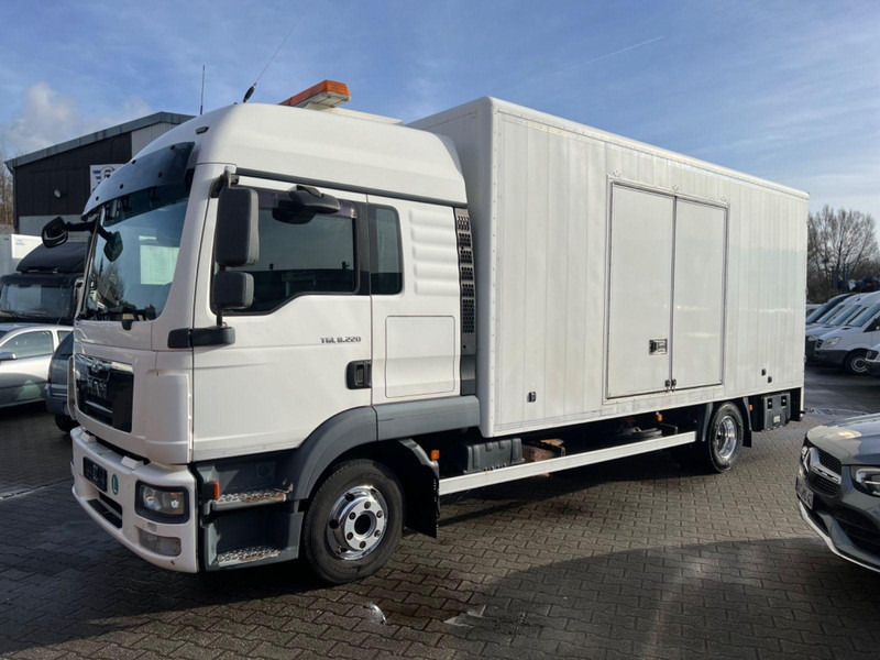 MAN TGL 8.220 Abschlepper*Geschlossen*Aufgelastet* - Xe tải chuyên chở tự động: hình 1 MAN TGL 8.220 Abschlepper*Geschlossen*Aufgelastet* - Xe tải chuyên chở tự động: hình 1