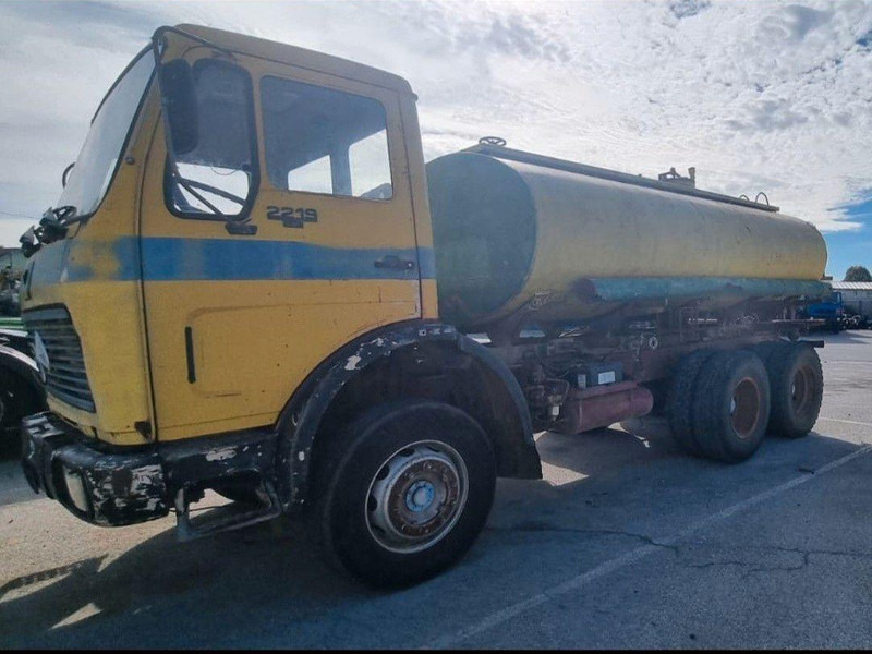 Mercedes-Benz 2219 6x4 Vízszállító Tartálykocsi - Xe bồn: hình 3 Mercedes-Benz 2219 6x4 Vízszállító Tartálykocsi - Xe bồn: hình 3