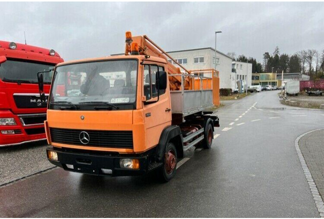 Mercedes-Benz 709 Bucket truck Wumag 14 m - Nền bục trên không gắn trên xe tải: hình 1 Mercedes-Benz 709 Bucket truck Wumag 14 m - Nền bục trên không gắn trên xe tải: hình 1