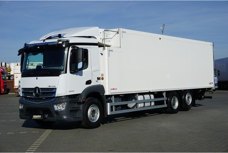 Mercedes-Benz ANTOS / 2535 / EURO 6 / CHŁODNIA + WINDA / 23 PALETY / OŚ SKRĘTN - Xe tải đông lạnh: hình 1 Mercedes-Benz ANTOS / 2535 / EURO 6 / CHŁODNIA + WINDA / 23 PALETY / OŚ SKRĘTN - Xe tải đông lạnh: hình 1