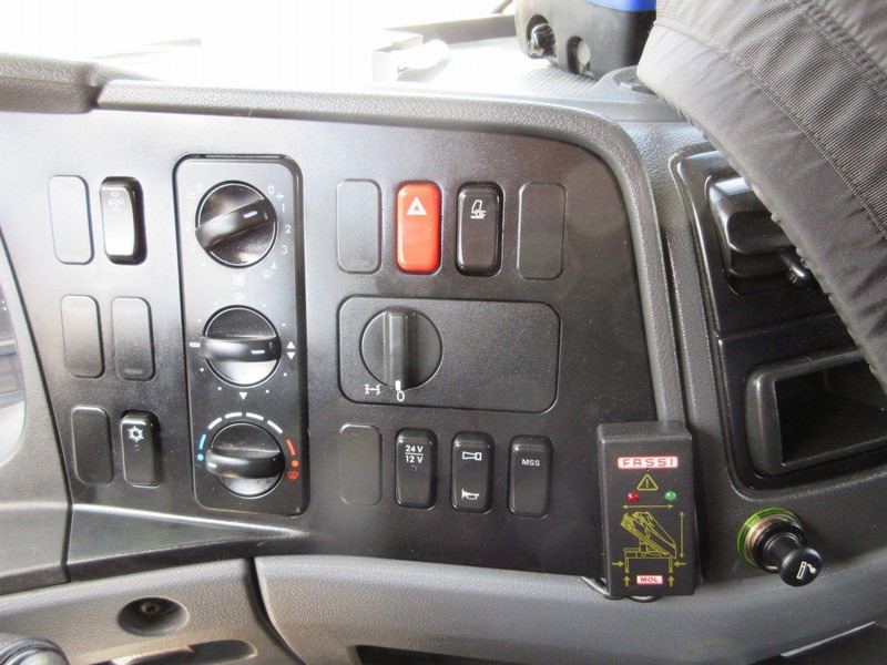 Mercedes-Benz ATEGO 1224 L - Xe tải thùng lửng/ Phẳng, Xe cẩu tự hành: hình 3 Mercedes-Benz ATEGO 1224 L - Xe tải thùng lửng/ Phẳng, Xe cẩu tự hành: hình 3