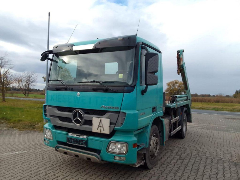 Mercedes-Benz Actros 1836 - Xe tải chở thùng nhỏ: hình 1 Mercedes-Benz Actros 1836 - Xe tải chở thùng nhỏ: hình 1