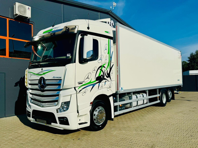 Mercedes-Benz Actros 2542 - Xe tải đông lạnh: hình 1 Mercedes-Benz Actros 2542 - Xe tải đông lạnh: hình 1