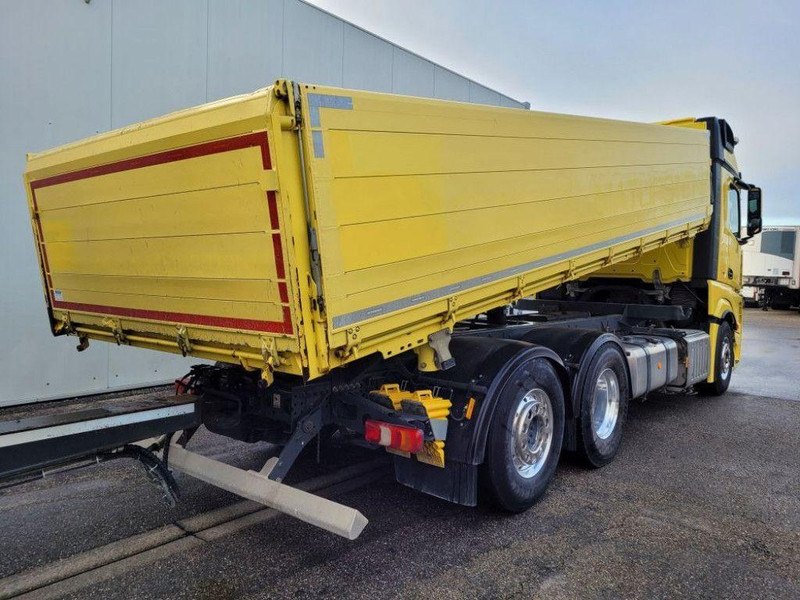 Mercedes-Benz Actros 2551 - Xe ben: hình 3 Mercedes-Benz Actros 2551 - Xe ben: hình 3