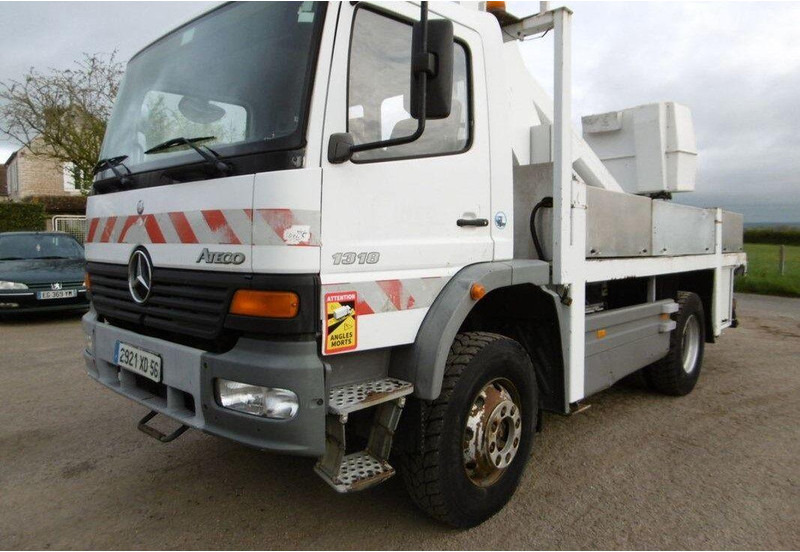 Mercedes-Benz Atego 1318 Nacelle - Lifting basket truck - Nền bục trên không gắn trên xe tải: hình 1 Mercedes-Benz Atego 1318 Nacelle - Lifting basket truck - Nền bục trên không gắn trên xe tải: hình 1