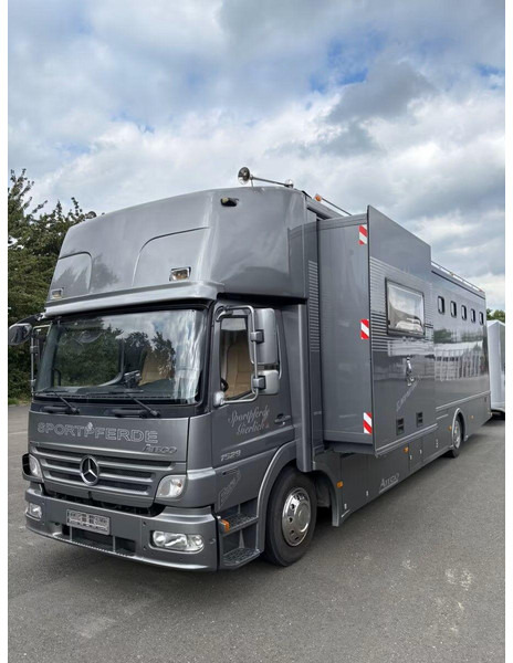 Mercedes-Benz Atego 1529 - Horse transporter - Xe tải chở ngựa: hình 1 Mercedes-Benz Atego 1529 - Horse transporter - Xe tải chở ngựa: hình 1