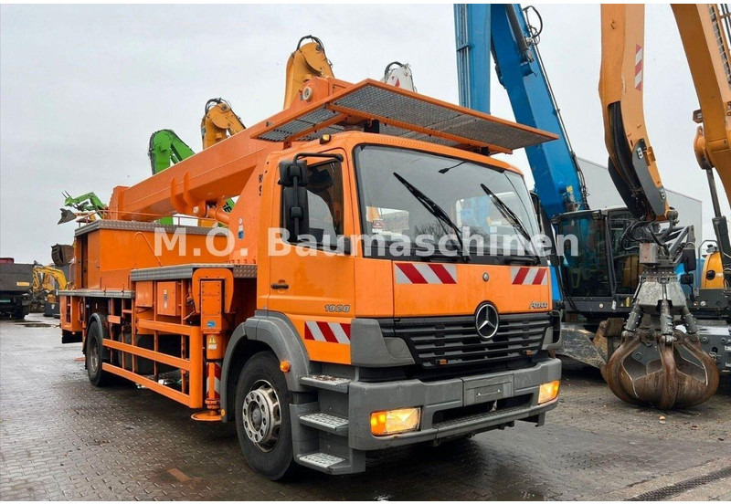 Mercedes-Benz Atego 1928 - Nền bục trên không gắn trên xe tải: hình 1 Mercedes-Benz Atego 1928 - Nền bục trên không gắn trên xe tải: hình 1