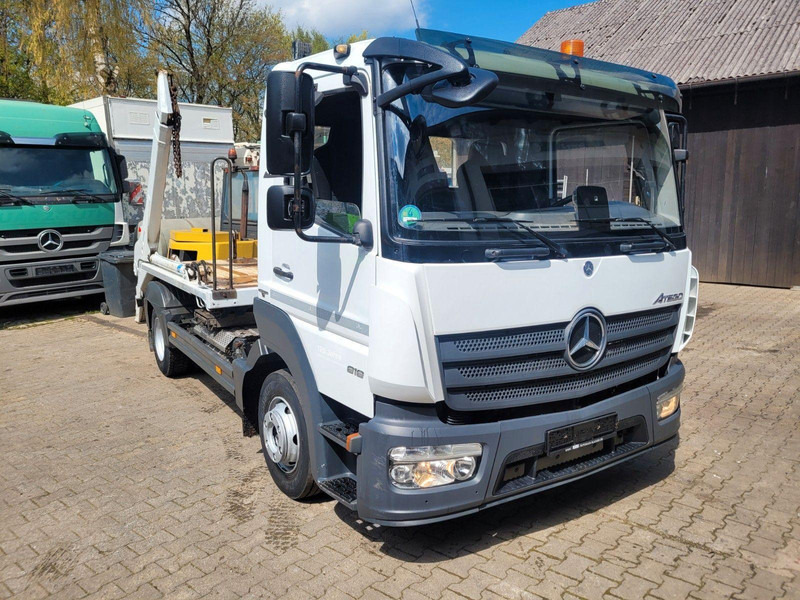 Mercedes-Benz Atego 818 Skip loader - Xe tải chở thùng nhỏ: hình 2 Mercedes-Benz Atego 818 Skip loader - Xe tải chở thùng nhỏ: hình 2