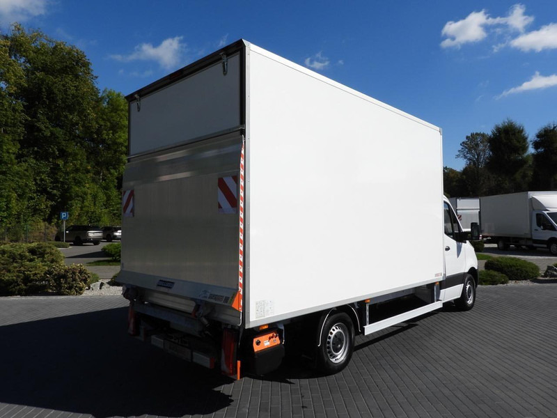 Mercedes-Benz SPRINTER 315 - Xe tải nhỏ thùng kín: hình 3 Mercedes-Benz SPRINTER 315 - Xe tải nhỏ thùng kín: hình 3