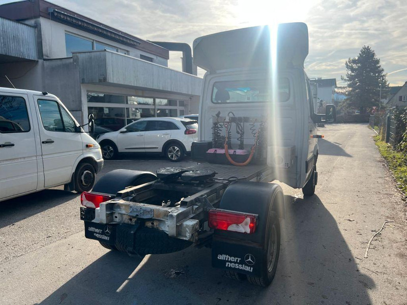 Mercedes-Benz SPRINTER 519 - Xe đầu kéo mini: hình 3 Mercedes-Benz SPRINTER 519 - Xe đầu kéo mini: hình 3