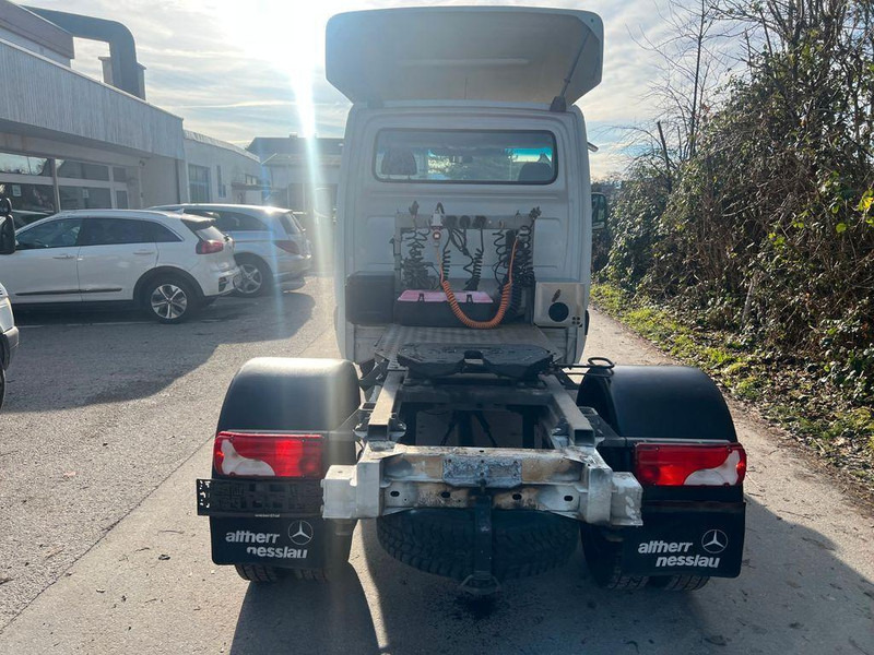 Mercedes-Benz SPRINTER 519 - Xe đầu kéo mini: hình 4 Mercedes-Benz SPRINTER 519 - Xe đầu kéo mini: hình 4