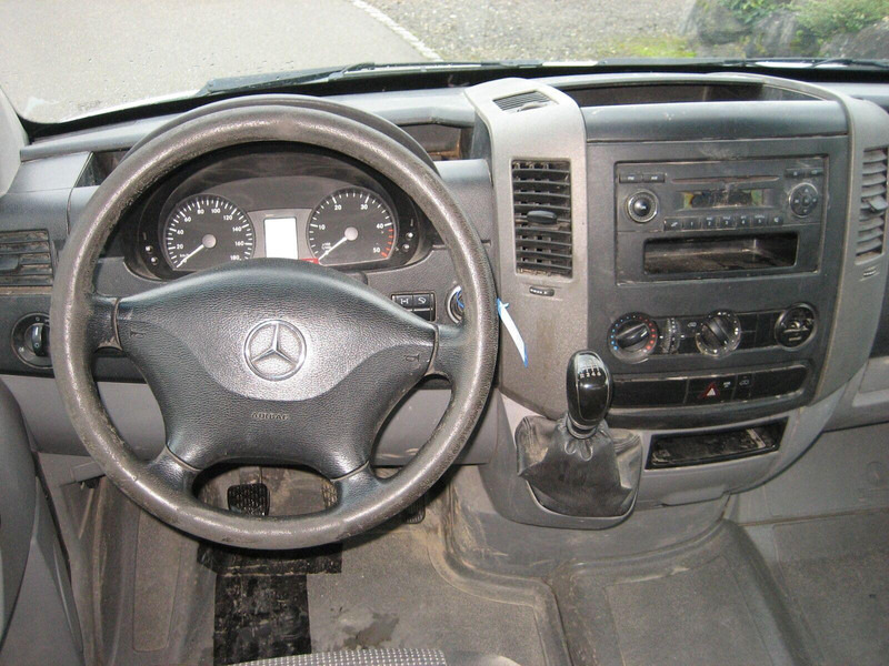 Mercedes-Benz Sprinter 316 CDI Doka - Xe tải thùng lửng/ Phẳng: hình 4 Mercedes-Benz Sprinter 316 CDI Doka - Xe tải thùng lửng/ Phẳng: hình 4