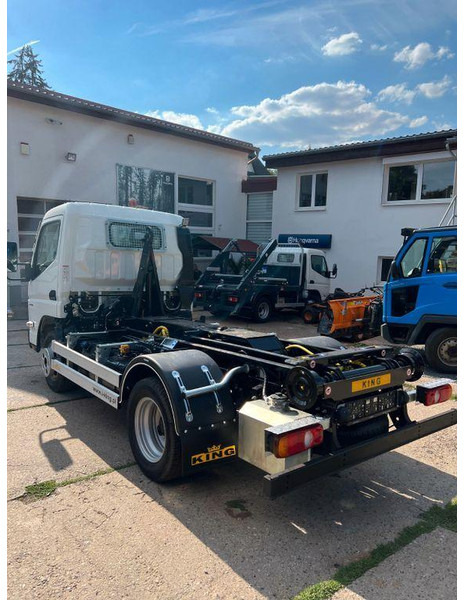 Mitsubishi Fuso Canter 6S15 - Xe tải nâng móc: hình 4 Mitsubishi Fuso Canter 6S15 - Xe tải nâng móc: hình 4