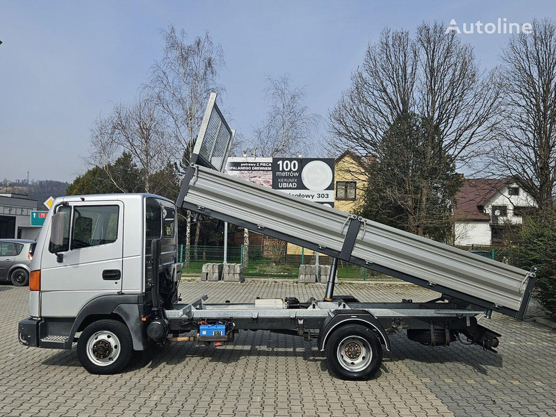 Nissan Atleon 35.110 3 way tipper - Xe ben nhỏ: hình 3 Nissan Atleon 35.110 3 way tipper - Xe ben nhỏ: hình 3