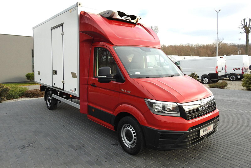 Volkswagen Crafter REFRIGERATOR -5*C 8 PALETS - Xe van đông lạnh: hình 4 Volkswagen Crafter REFRIGERATOR -5*C 8 PALETS - Xe van đông lạnh: hình 4
