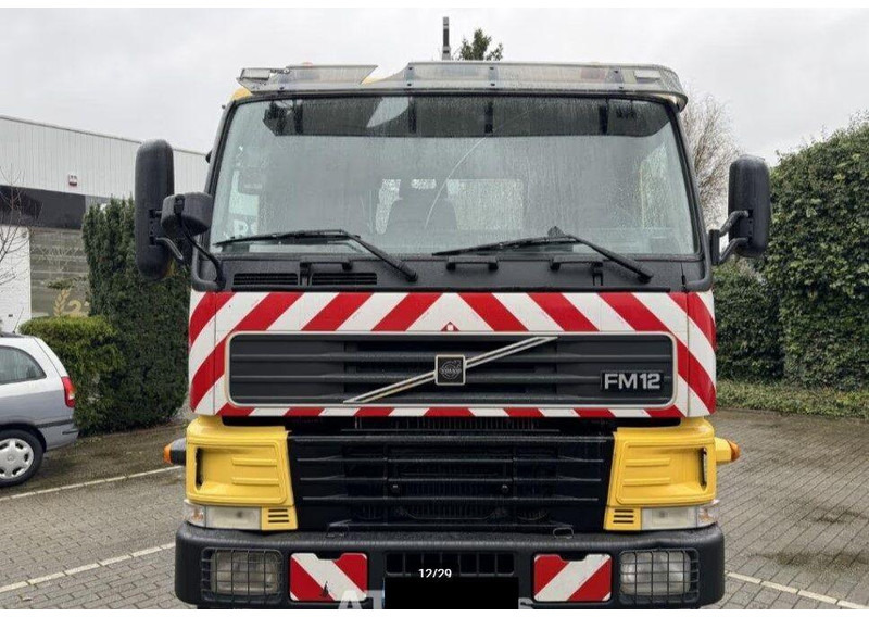 Volvo FM12 6x6 Hook lift - Xe tải nâng móc: hình 2 Volvo FM12 6x6 Hook lift - Xe tải nâng móc: hình 2