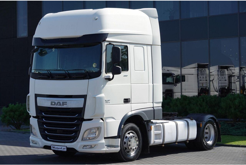 DAF XF 460 / MANUAL / STANDARD / SUPER SPACE CAB / EURO 6 - Xe đầu kéo: hình 3 DAF XF 460 / MANUAL / STANDARD / SUPER SPACE CAB / EURO 6 - Xe đầu kéo: hình 3