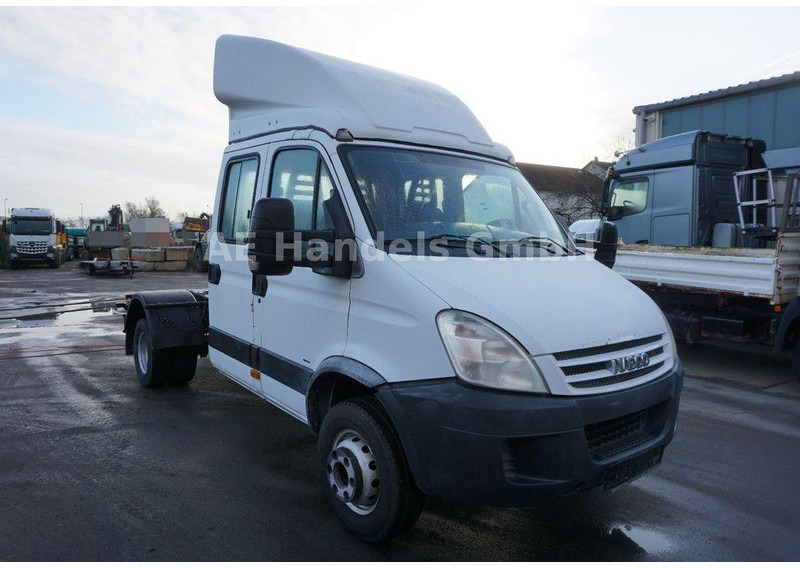 Iveco 65C18D Tractor - Xe đầu kéo: hình 4 Iveco 65C18D Tractor - Xe đầu kéo: hình 4