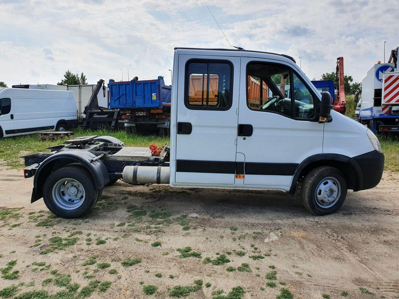 Iveco Daily 50C17 DOKA BE Mini Trekker - SZM - 3.5t - Xe đầu kéo: hình 4 Iveco Daily 50C17 DOKA BE Mini Trekker - SZM - 3.5t - Xe đầu kéo: hình 4